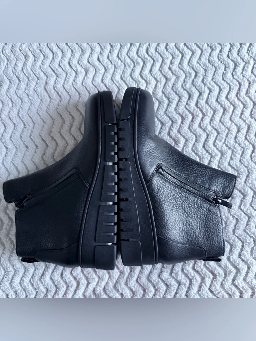 Vionic Uptown Sur Black Leather Comfort Waterproof Zipper Ankle Boots Sz 7 Wide
